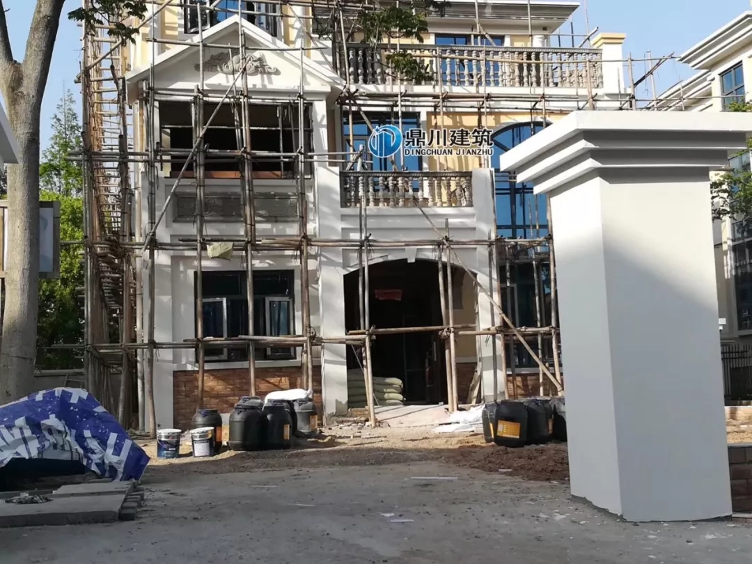 農村復式三層大氣別墅，造價親民易建造，30萬也能建出豪宅效果！